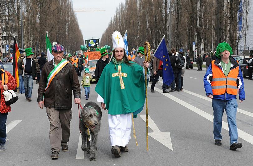 ...wegen ihm. St. Patrick. Hier geht natürlich nur die Kopie. Das Original war der Legende nach der erste katholische Missionar in Irland.