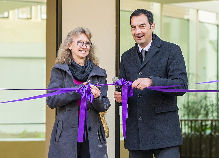 Zoodirektor Rasem Baban eröffnet das neue Elefantenhaus.