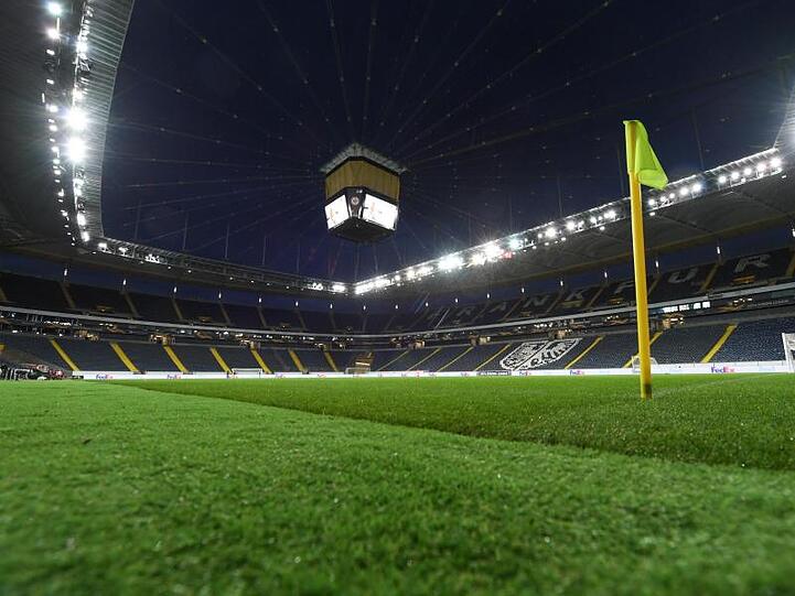 Die Ränge im Frankfurter Stadion bleiben gegen den FC Basel nun doch leer.