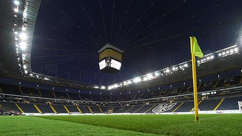 Die Ränge im Frankfurter Stadion bleiben gegen den FC Basel nun doch leer.