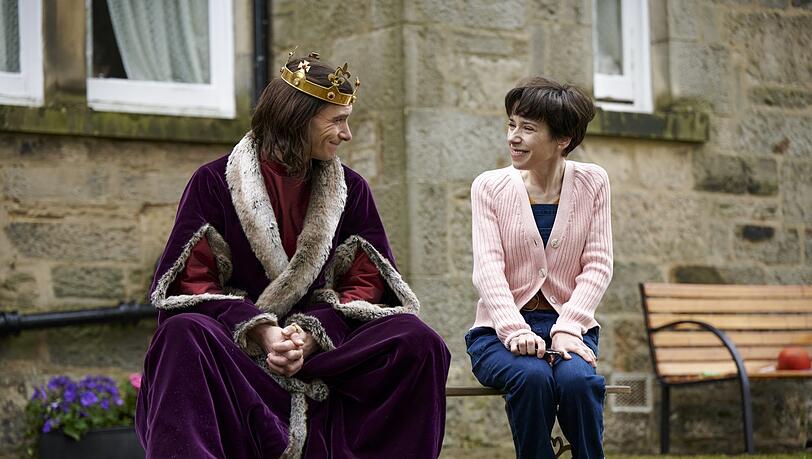 Wahn oder Wirklichkeit? Sally Hawkins als Fan von Richard III. (Harry Lloyd) und Hobbyhistorikerin.