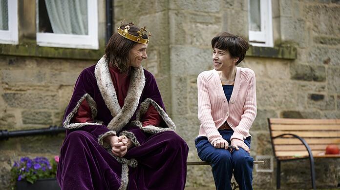 Wahn oder Wirklichkeit? Sally Hawkins als Fan von Richard III. (Harry Lloyd) und Hobbyhistorikerin.