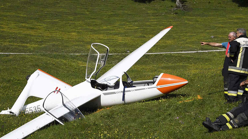 Im Gebirgstal Valepp legte ein Segelflugzeug eine Bruchlandung hin.