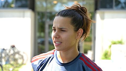 Will bald wieder ganz ins Training einsteigen: Bayern-Nationalspielerin Lena Oberdorf. Will bald wieder ganz ins Training einsteigen: Bayern-Nationalspielerin Lena Oberdorf.