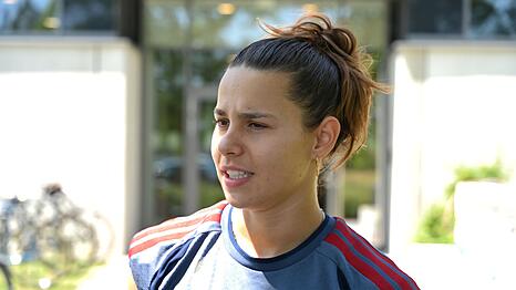 Will bald wieder ganz ins Training einsteigen: Bayern-Nationalspielerin Lena Oberdorf.