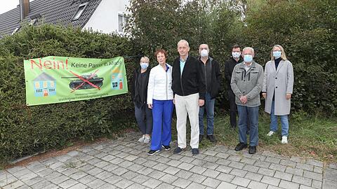 Ein Teil der IG, hier 2020: Ihre Landtags-Petition läuft, gegen die von KMW beantragte immissionsschutzrechtliche Genehmigung der Panzerteststrecke.