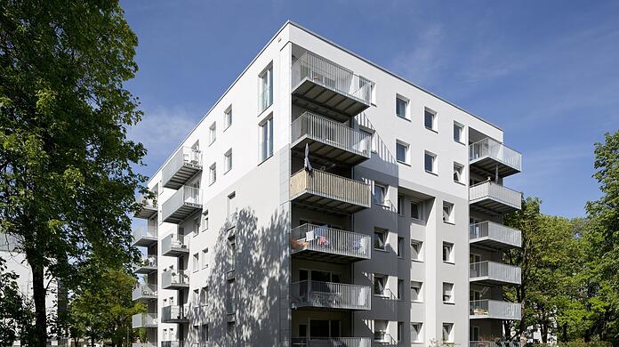 Zwei Etagen höher: Aus einem typischen 60er-Jahre-Würfel ist ein modernes Wohnhaus geworden.