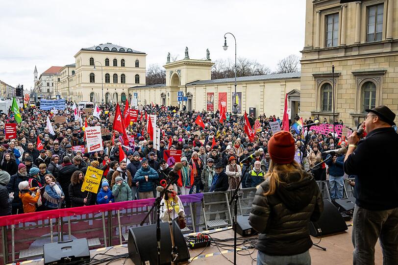 Die Veranstalter sprachen von rund 10.000 Menschen.