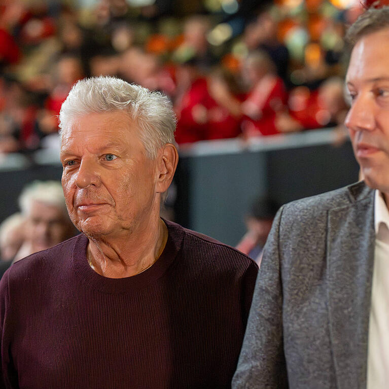 Seit Jahren ist Dieter Reiter Mitglied im Verwaltungsbeirat bei FC Bayern &ndash; ebenso wie sein Parteifreund Lars Klingbeil. Doch der nahm Verg&uuml;tung nicht an &ndash; anders als der OB.