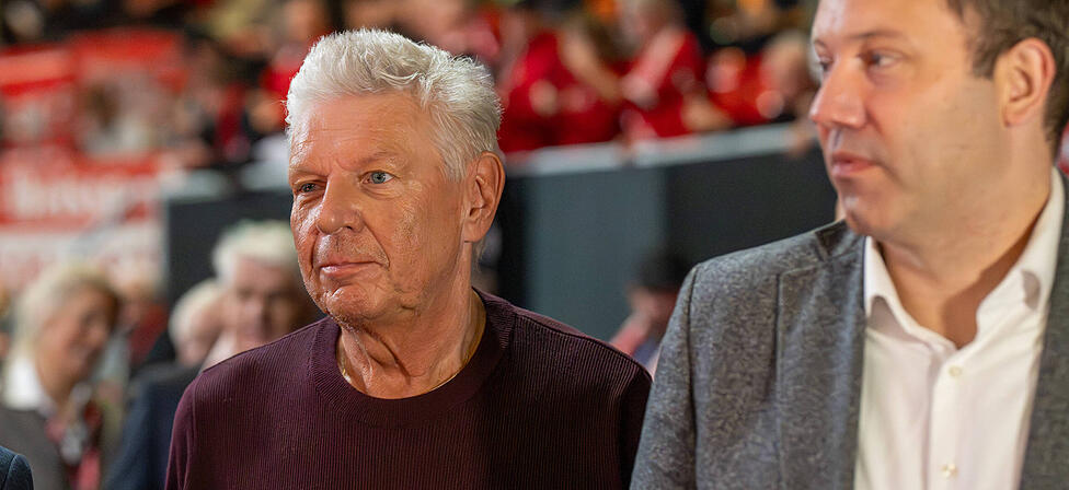 Seit Jahren ist Dieter Reiter Mitglied im Verwaltungsbeirat bei FC Bayern &ndash; ebenso wie sein Parteifreund Lars Klingbeil. Doch der nahm Verg&uuml;tung nicht an &ndash; anders als der OB.