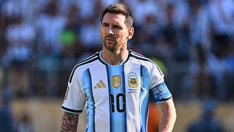 Lionel Messi verabschiedet sich von Argentiniens Nationalmannschaft. Lionel Messi verabschiedet sich von Argentiniens Nationalmannschaft.