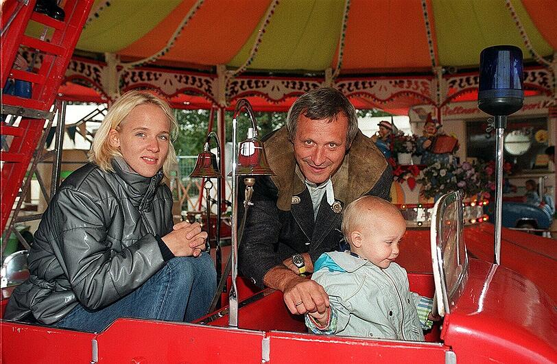 Die Weckers mit Sohn Valentin 1998 auf der Wiesn.