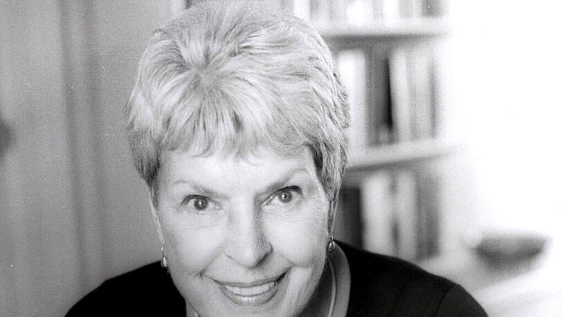 Die britische Bestseller-Autorin Ruth Rendell ist tot. Sie starb im Alter von 85 Jahren. Die britische Bestseller-Autorin Ruth Rendell ist tot. Sie starb im Alter von 85 Jahren.