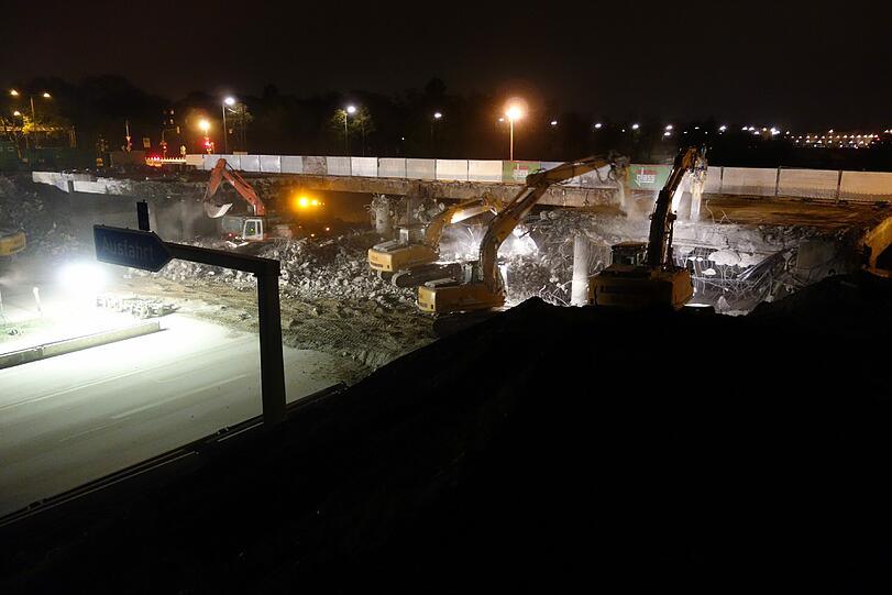 So spektakulär war der Abbruch der alten Brücke über die A96.