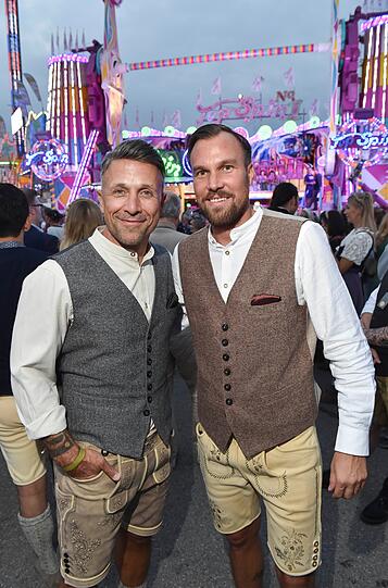TV-Moderator Florian Ambrosius posierte an der Seite von Kevin Großkreutz.