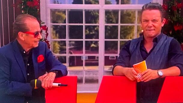 Michael Holm im Gespräch mit Stefan Mross. Michael Holm im Gespräch mit Stefan Mross.