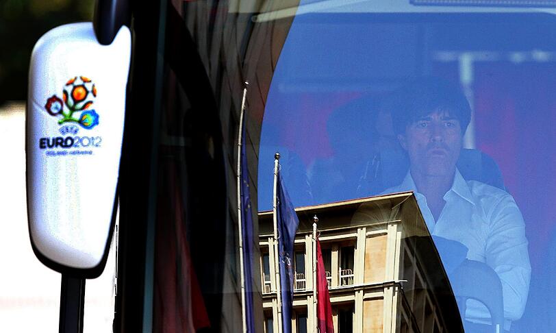 Die ersten Bilder nach der bitteren Niederlage gegen Italien: Löw verlässt das Mannschaftshotel