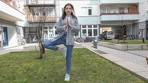 Mia Damyanova hatte sich als Yogalehrerin selbstständig gemacht. Jetzt arbeitet sie doch wieder in einem Büro.