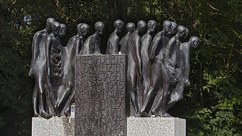 Mit dem "Todesmarsch von Dachau" setzte der Bildhauer Hubertus von Pilgrim den Opfern der Nazi-Diktatur ein bleibendes Denkmal.