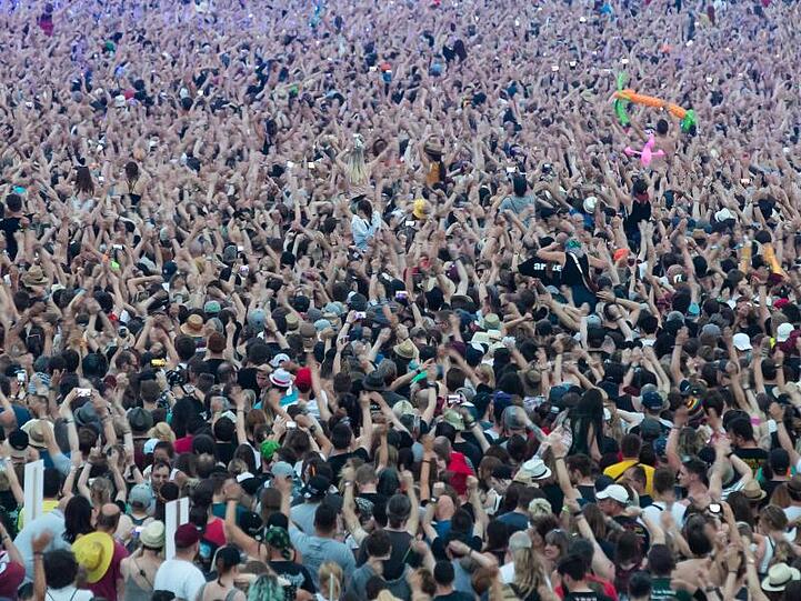 Großveranstaltungen wie "Rock im Park" sind bereits sicher abgesagt &ndash; die Veranstalter wünschen sich aber noch eindeutigere Ansagen. (Symbolbild)