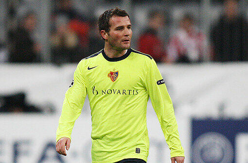 Diesen Platz belegt auch Alexander Frei (FC Basel) mit drei Toren...