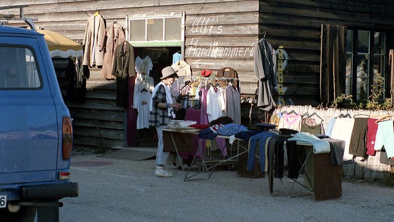 "Ulli&rsquo;s Handlkammerl": Die Flohmarkt-Bude des AZ-Lesers im Jahr 1986.