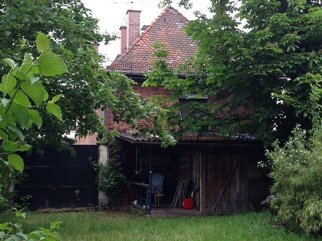 Das Haus Thalkirchner Straße 110 war mitsamt dem schönen Garten dahinter schon zum Abriss freigegeben. Jetzt haben Denkmalamt und Kommunalreferat die Entscheidung revidiert.