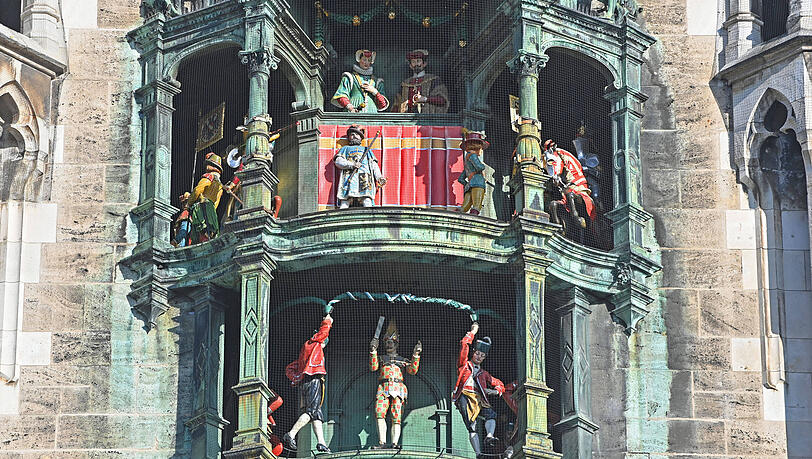 Bei den Schäffler-Figuren sorgt aktuell ein Schalter für Probleme. (Archivbild) Bei den Schäffler-Figuren sorgt aktuell ein Schalter für Probleme. (Archivbild)