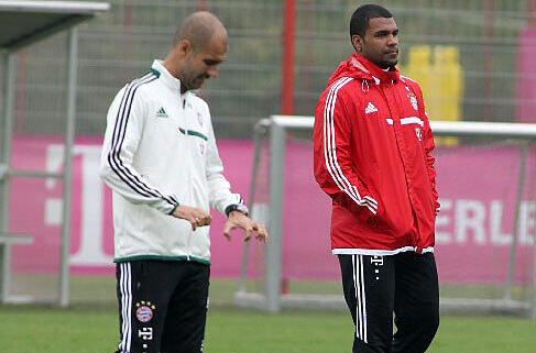Pep Guardiola und Breno beim Training der U23.