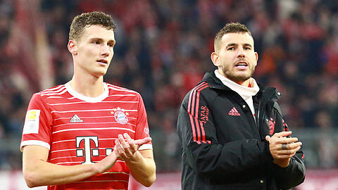 Benjamin Pavard (li.) und Lucas Hernández haben gute Chancen auf eine Verlängerung beim FC Bayern.