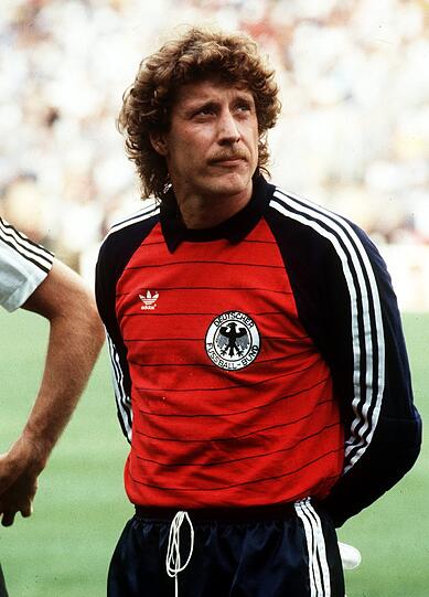 Toni Schumacher war beim FC Bayern und in der Nationalmannschaft im Tor.