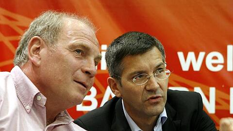 Uli Hoeneß (l) im Gespräch mit Herbert Hainer.