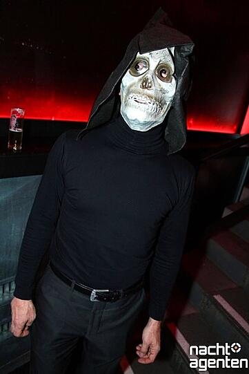 Halloween OP Kölsch im neuraum. Mehr Bilder unter: www.nachtagenten.de.
