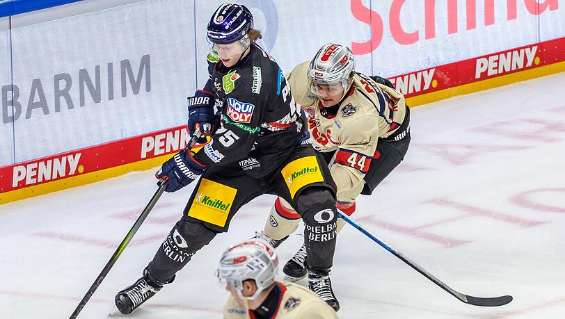 Josef Eham (r) bleibt ein Ice Tiger. Josef Eham (r) bleibt ein Ice Tiger.