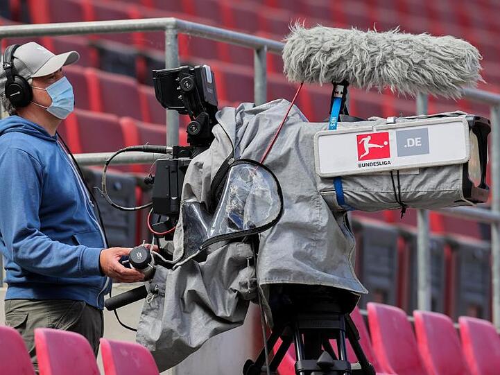 In der Kritik: Die Vergabe der TV-Rechte durch die DFL.