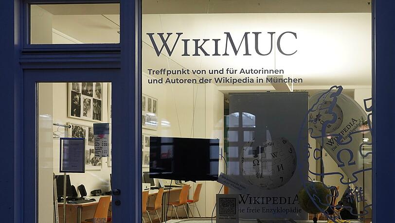 Hier treffen sich die "Wikipedianer" in München: In der Angertorstraße 3. Jeden Mittwoch um 19 Uhr, können Interessenten zu einem offenen Treffen vorbeikommen. Hier treffen sich die "Wikipedianer" in München: In der Angertorstraße 3. Jeden Mittwoch um 19 Uhr, können Interessenten zu einem offenen Treffen vorbeikommen.
