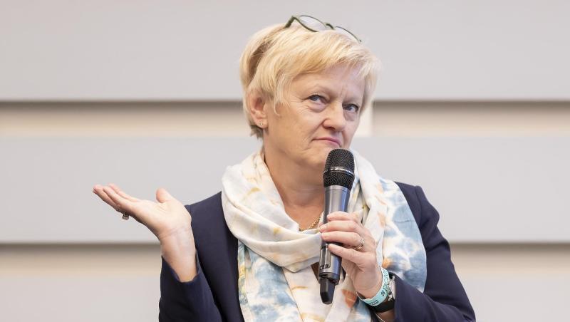 Im Streit um Online-Beschimpfungen hat Renate Künast vor Gericht einen Erfolg errungen. Im Streit um Online-Beschimpfungen hat Renate Künast vor Gericht einen Erfolg errungen.