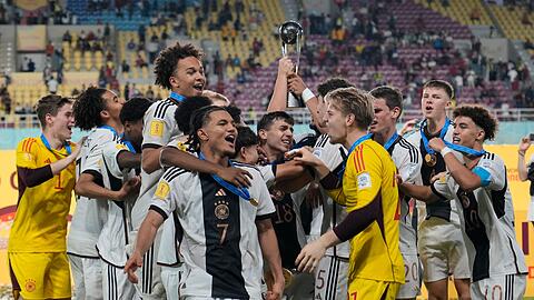 Die deutschen U17-Fußballer siegten im WM-Finale im Elfmeterschießen gegen Frankreich.