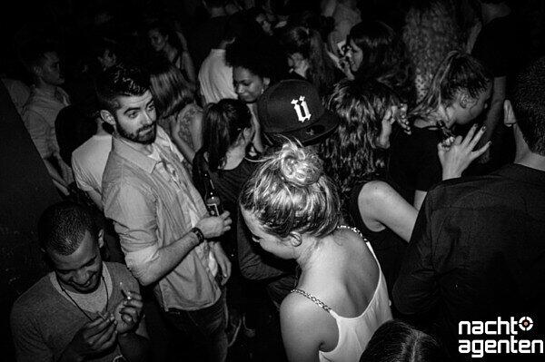 "Worst Behaviour" war das Motto am Samstag im "Crux". Mehr Bilder unter: Tracht und Club - das passt zusammen! Am Dienstag wurde beim "Heimatabend" im "8below" gefeiert. Mehr Bilder unter: www.nachtagenten.de