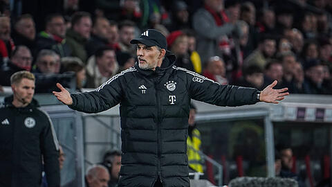 Nicht nur seine Mannschaft, auch Thomas Tuchel selbst warf beim Auftritt in Freiburg Fragen auf.
