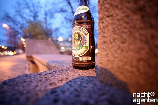 Auch spätnachts noch mit einer Flasche Bier an die Isar - das ist jetzt möglich.
