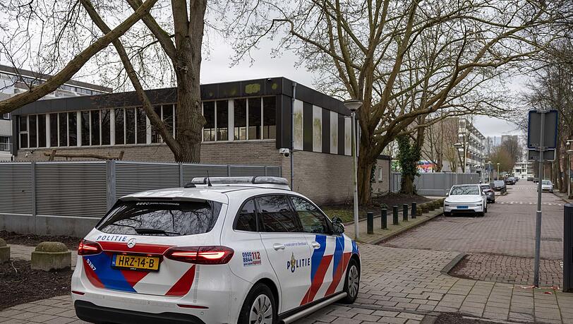 Die Niederlande reagieren empört auf den Anschlag auf eine jüdische Schule in Amsterdam. Die Niederlande reagieren empört auf den Anschlag auf eine jüdische Schule in Amsterdam.