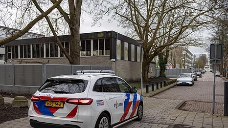 Die Niederlande reagieren emp&ouml;rt auf den Anschlag auf eine j&uuml;dische Schule in Amsterdam.