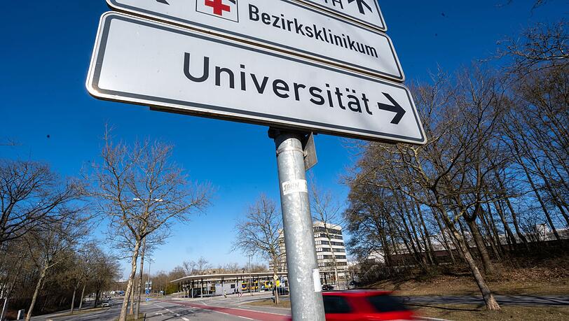 Die Zahl der angehenden Ärzte, die über die Landarztquote in Bayern einen Studienplatz erhielten, hat einen neuen Höchststand erreicht. (Symbolbild)