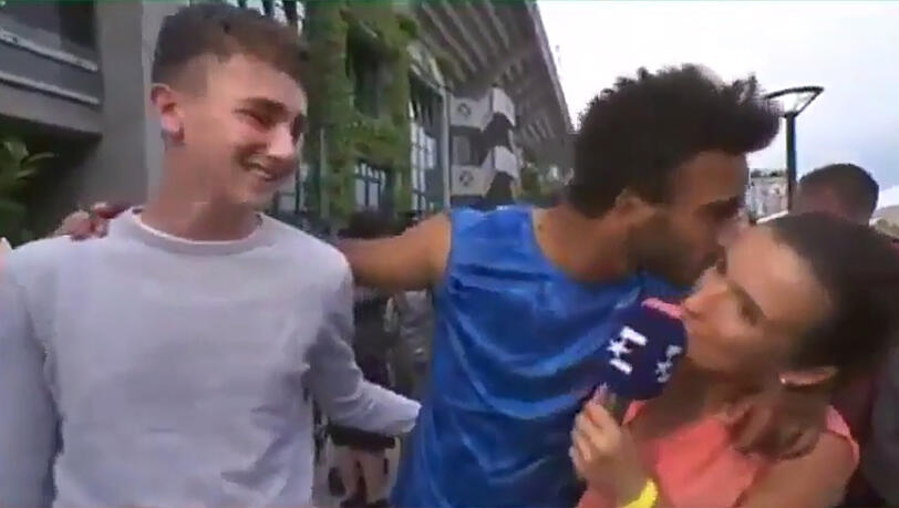 Maxime Hamou darf nach dem Entzug der Akkreditierung das Stade Roland Garros bis zum Turnierende am 11. Juni nicht mehr betreten. Über weitere Schritte will der Verband beraten. Maxime Hamou darf nach dem Entzug der Akkreditierung das Stade Roland Garros bis zum Turnierende am 11. Juni nicht mehr betreten. Über weitere Schritte will der Verband beraten.