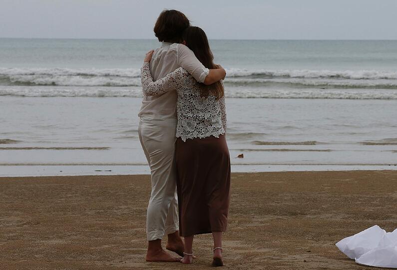 Zehn Jahre später gedenken Angehörige der Tsunami-Opfer in Indonesien