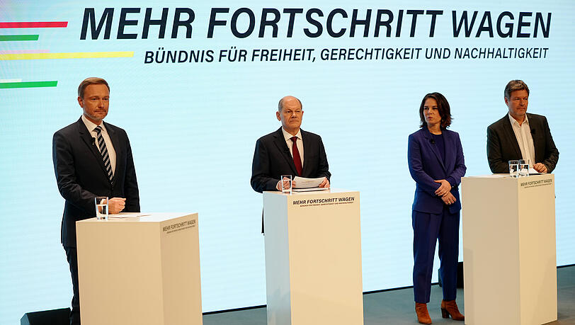 Christian Lindner (FDP, v.l.n.r.), Olaf Scholz (SPD), Annalena Baerbock und Robert Habeck (beide Bündnis 90/Die Grünen).