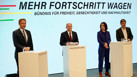 Christian Lindner (FDP, v.l.n.r.), Olaf Scholz (SPD), Annalena Baerbock und Robert Habeck (beide Bündnis 90/Die Grünen).