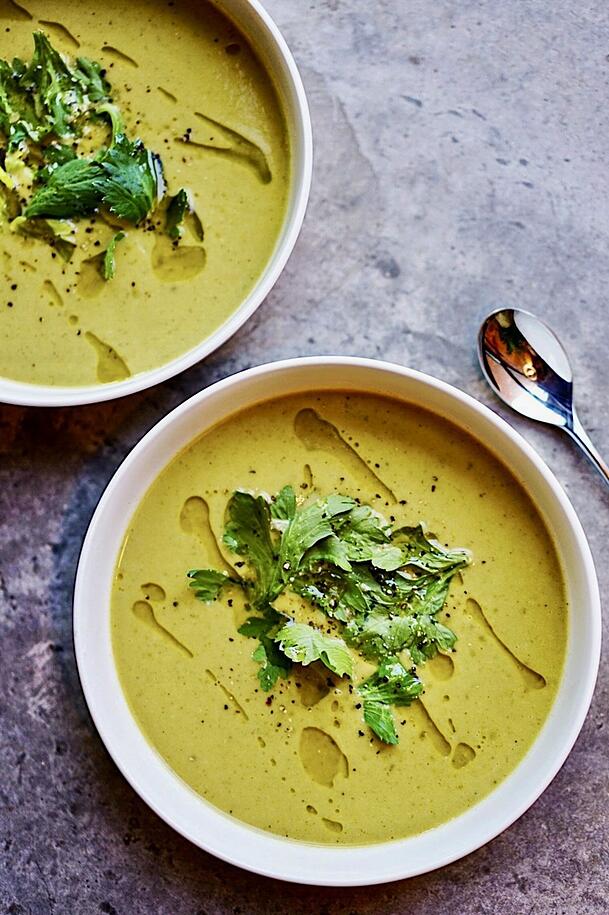 Thai-Koriander-Süppchen zum Nachkochen: Wir zeigen, wie's geht.