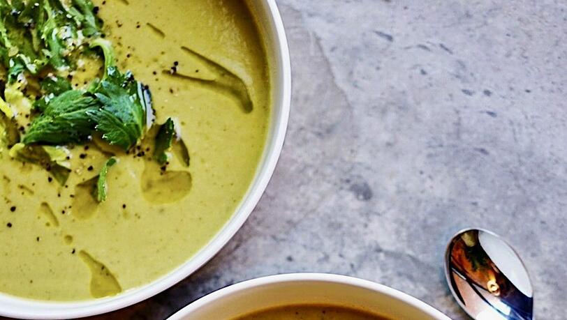 Thai-Koriander-Süppchen zum Nachkochen: Wir zeigen, wie's geht. Thai-Koriander-Süppchen zum Nachkochen: Wir zeigen, wie's geht.